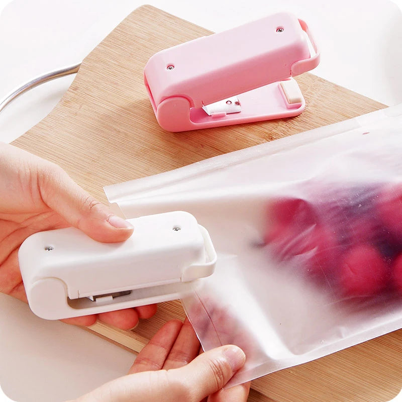 Home Appliance Mini Handheld Plastic Bag Vacuum Sealer Vacuum Packing Machine Food Vacuum Sealing Device Kitchen Accessories