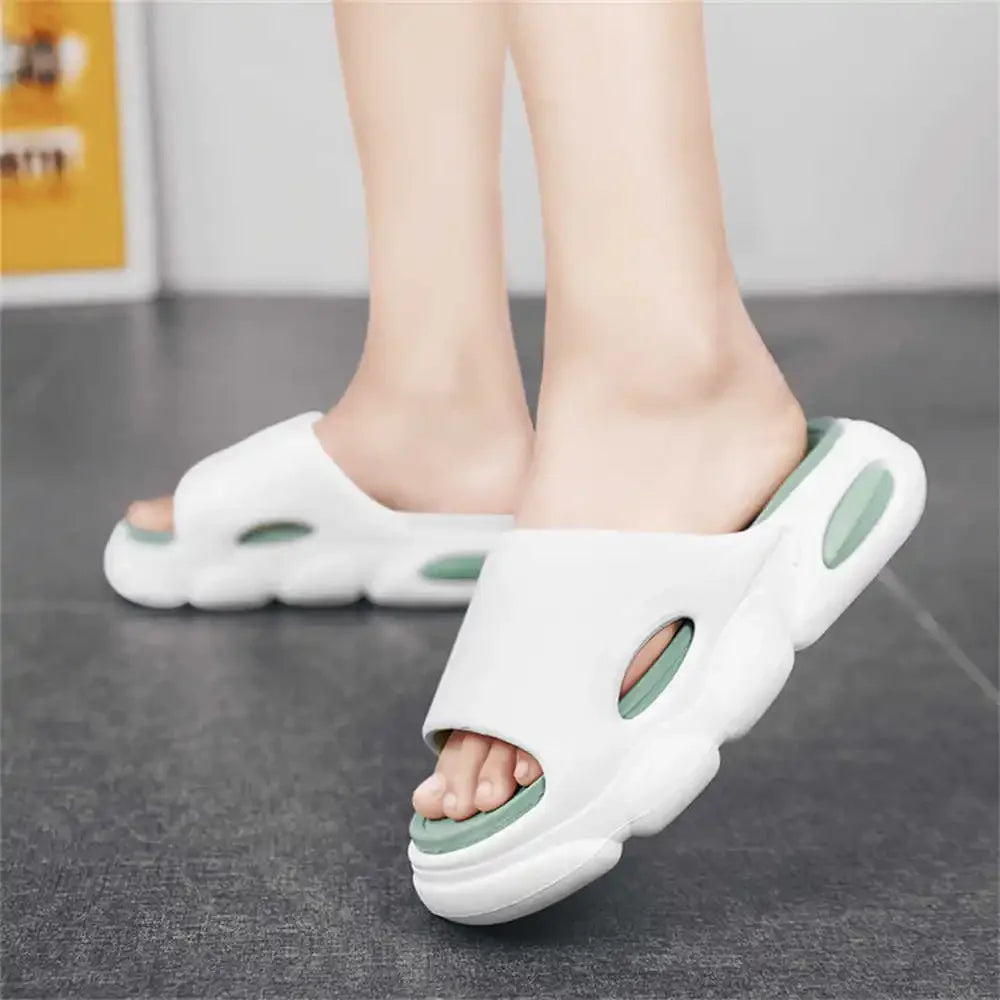 Bedroom Bathroom Woman Gold Stiletto Sandals Luxury Brand Trainers Shoes Rubber Slippers For Children Sneakers Sports